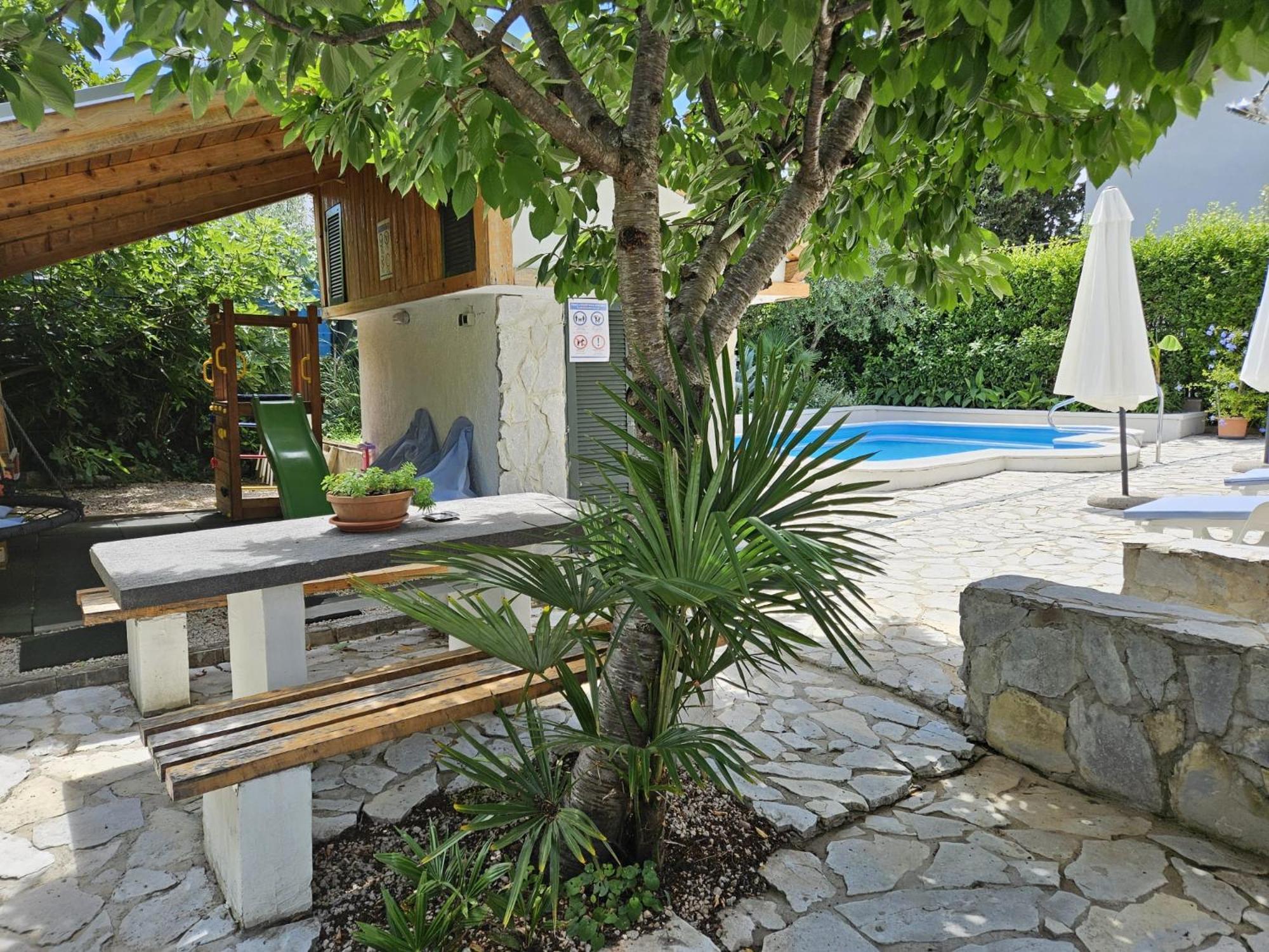 Apartments Mirko Малинска Экстерьер фото