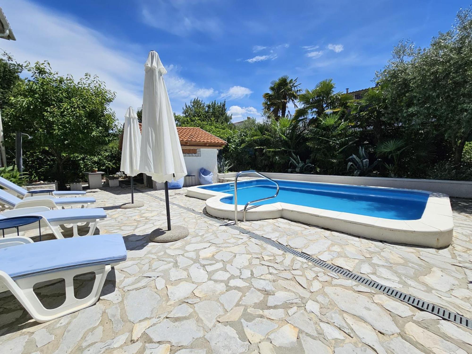 Apartments Mirko Малинска Экстерьер фото